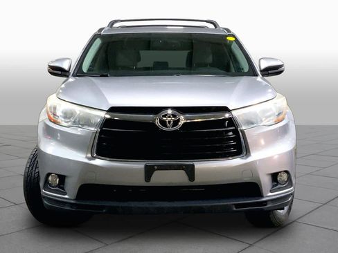 Used 2015 Toyota Highlander XLE AWD/4WD image 4