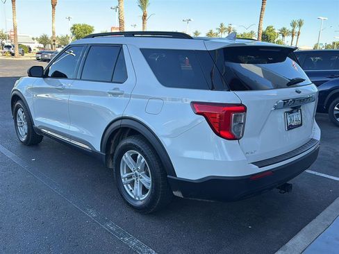Used 2020 Ford Explorer XLT AWD/4WD image 3