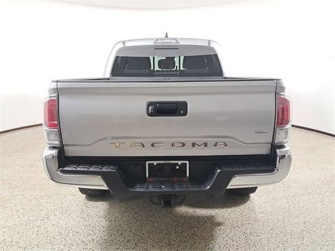 Used 2020 Toyota Tacoma TRD Off-Road image 6