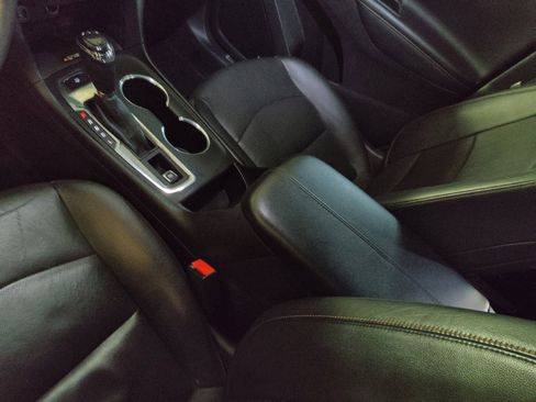 Used 2018 Chevrolet Equinox Premier FWD image 26