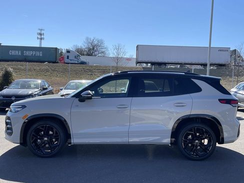 New 2026 Volkswagen Tiguan SE R-Line image 4