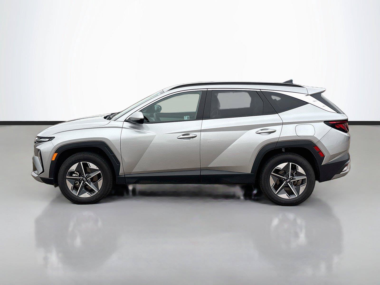 Certified 2025 Hyundai Tucson SEL AWD/4WD image 8