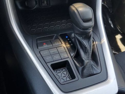 Used 2019 Toyota RAV4 LE AWD/4WD image 30