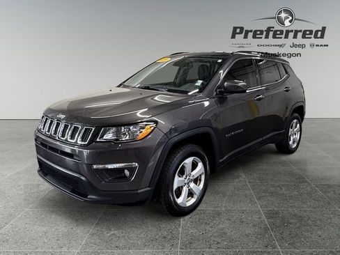 Used 2019 Jeep Compass Latitude w/ Popular Equipment Group AWD/4WD image 10