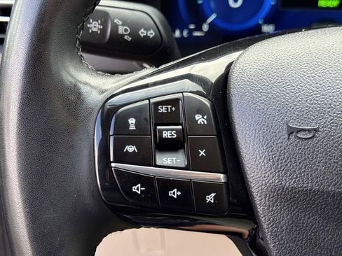 Certified 2021 Ford Escape Titanium image 9