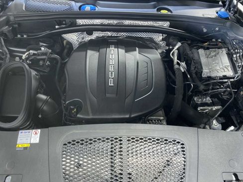 Used 2021 Porsche Macan AWD/4WD image 8