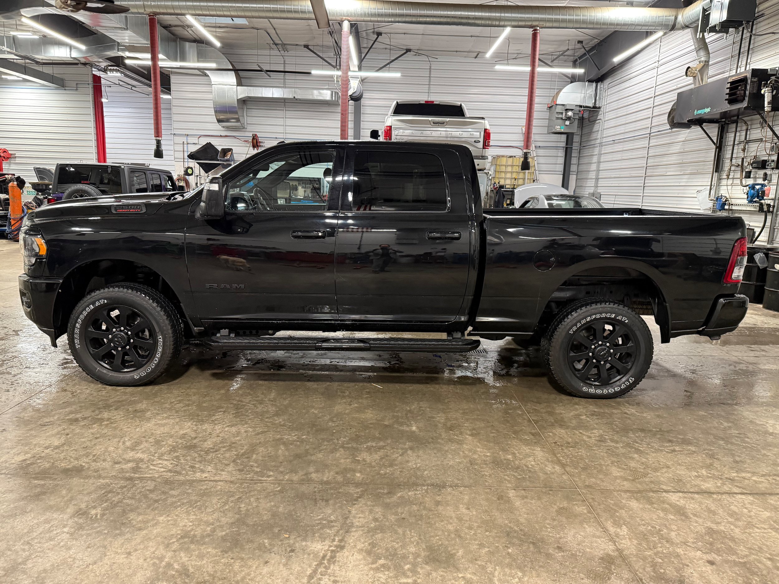 Certified 2024 RAM 2500 Big Horn w/ Night Edition AWD/4WD image 33