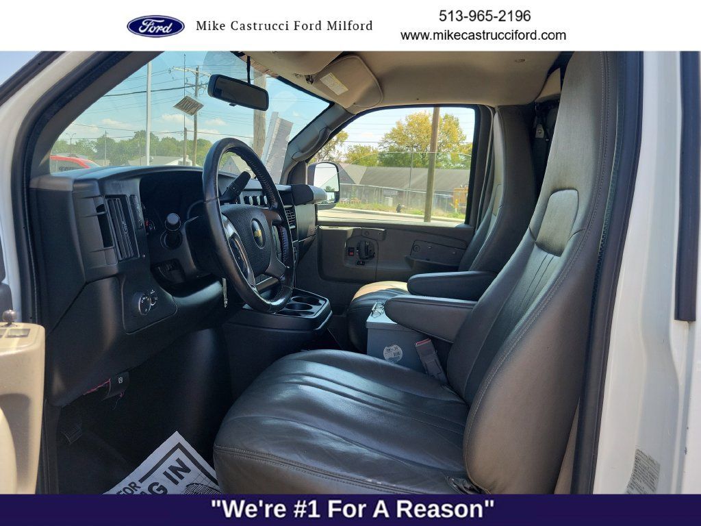 Used 2015 Chevrolet Express 3500 Extended RWD image 22
