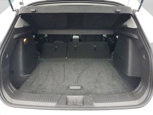 Used 2025 Chevrolet Trax LT FWD image 30