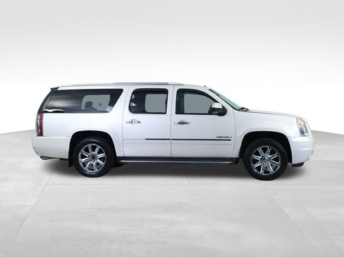 Used 2011 GMC Yukon XL Denali image 13