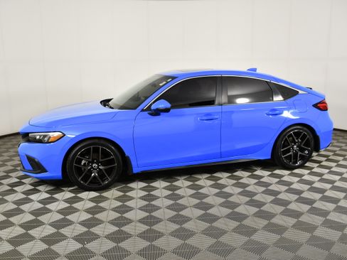 Used 2023 Honda Civic Sport Touring image 9