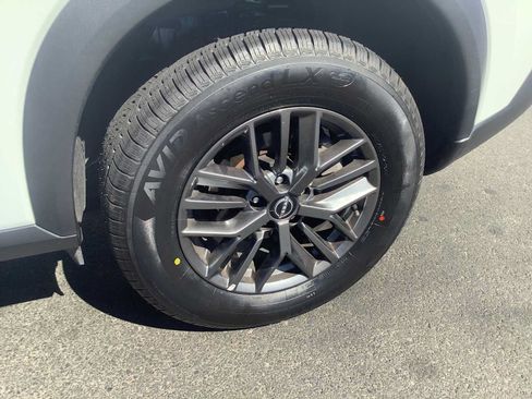 Used 2023 Nissan Rogue S AWD/4WD image 7