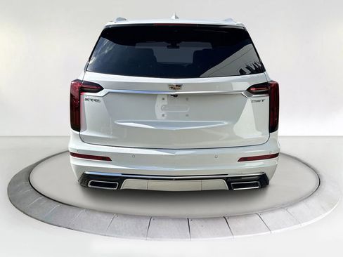 New 2025 Cadillac XT6 Luxury image 4