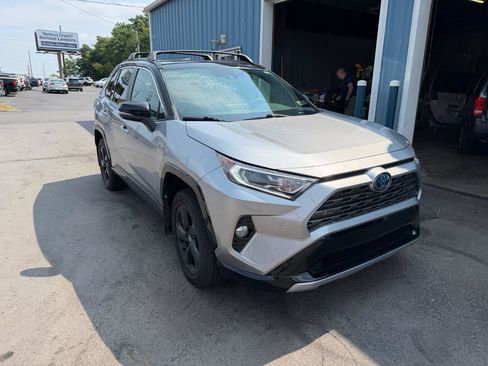 Used 2020 Toyota RAV4 XSE AWD/4WD image 4