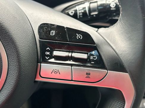 Used 2023 Hyundai Elantra Limited image 47