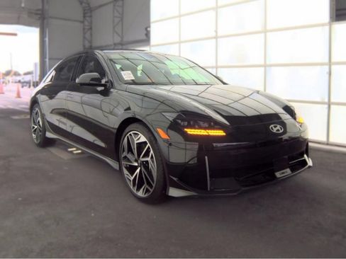 Used 2024 Hyundai Ioniq 6 Limited RWD image 4