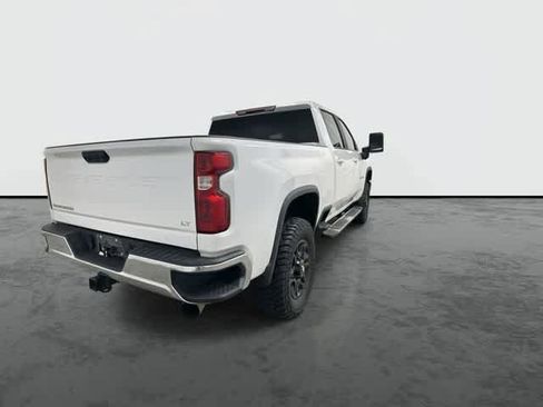 Used 2024 Chevrolet Silverado 2500 LT AWD/4WD image 3