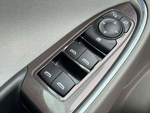 Used 2018 Chevrolet Malibu LT image 15