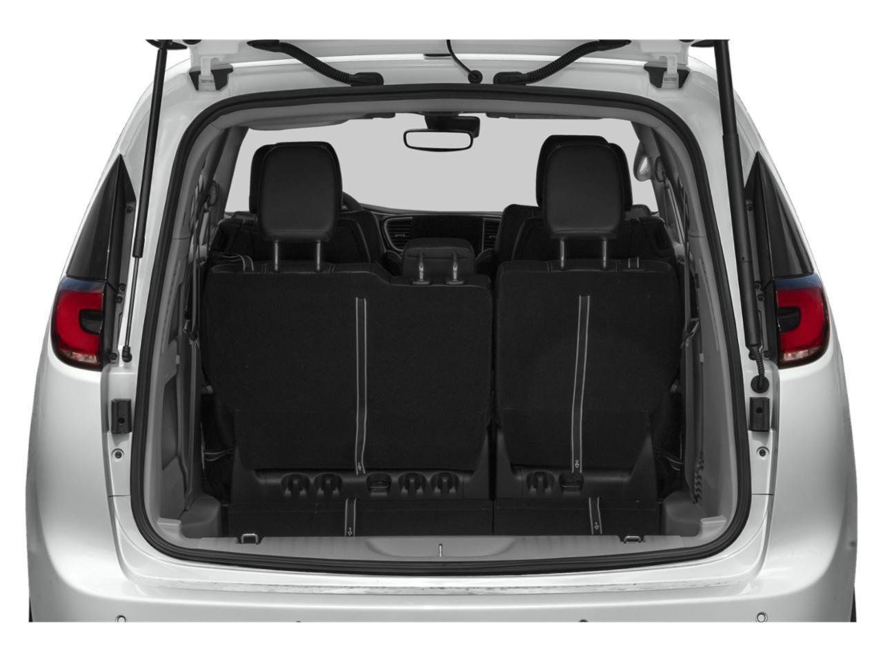 Used 2024 Chrysler Pacifica Touring-L FWD image 6