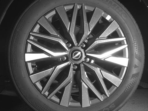 Used 2025 Nissan Altima 2.5 SV FWD image 14