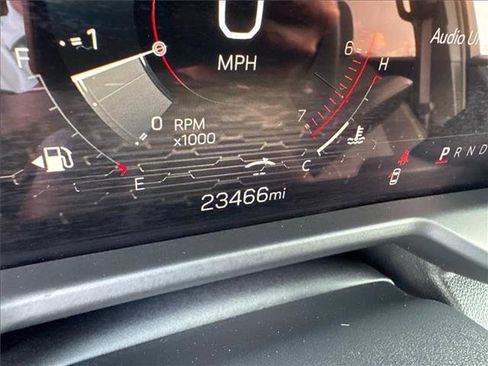 Used 2025 GMC Acadia Elevation image 17