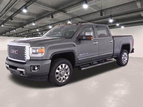 Used 2017 GMC Sierra 2500 Denali w/ Suspension Package, Off-Road AWD/4WD image 1