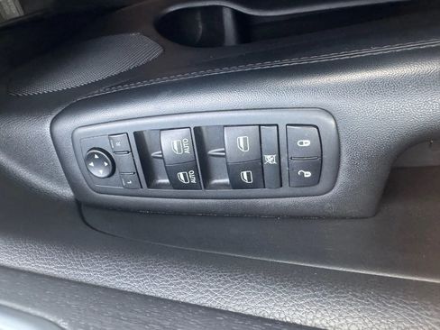 Used 2018 Jeep Grand Cherokee Altitude image 15