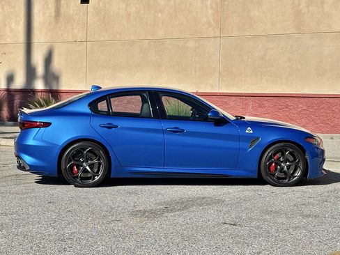 Used 2017 Alfa Romeo Giulia Quadrifoglio image 8