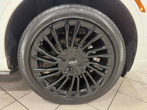 Used 2022 Lincoln Corsair Reserve w/ Equipment Group 201A image 9