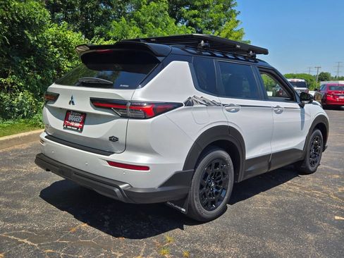 New 2026 Mitsubishi Outlander AWD image 11