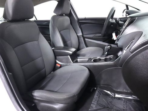 Used 2018 Chevrolet Cruze LT w/ LT Fleet Convenience Package FWD image 35