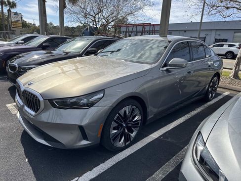 Certified 2025 BMW 530i xDrive w/ Premium Package image 2