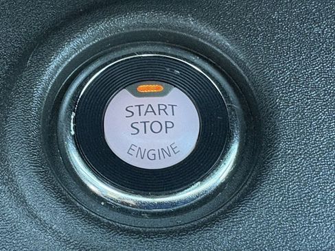 Used 2020 Nissan Frontier S image 41