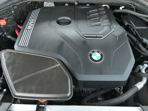 Used 2025 BMW X4 xDrive30i w/ Premium Package AWD/4WD image 31