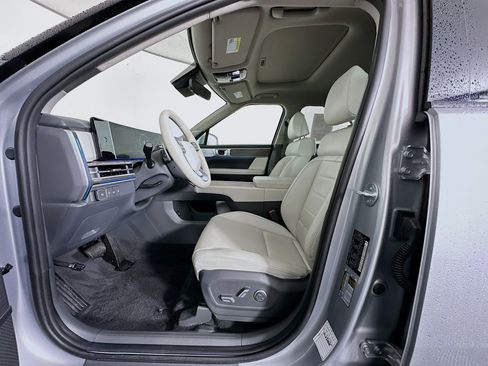 Used 2025 Hyundai Santa Fe Limited image 13