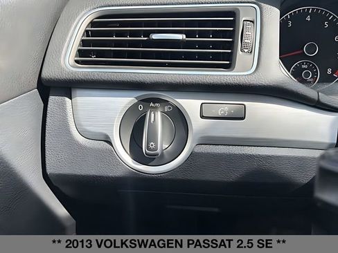 Used 2013 Volkswagen Passat 2.5 SE FWD image 26