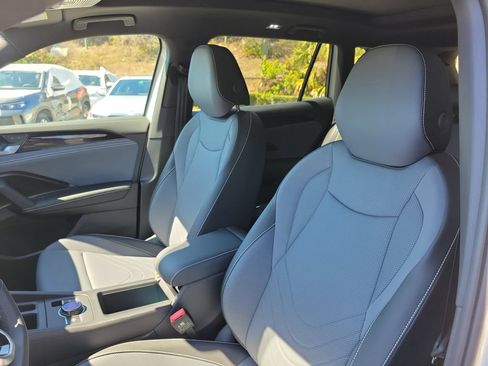 New 2026 Volkswagen Tiguan SE R-Line AWD/4WD image 17
