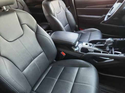 Used 2022 Kia Telluride EX w/ EX Premium Package FWD image 9
