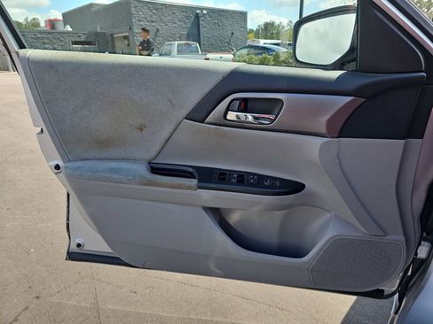 Used 2013 Honda Accord LX image 31