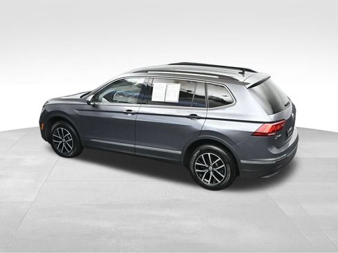 Used 2021 Volkswagen Tiguan SE AWD/4WD image 36
