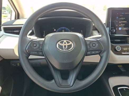 Used 2026 Toyota Corolla LE w/ LE Premium Package FWD image 19