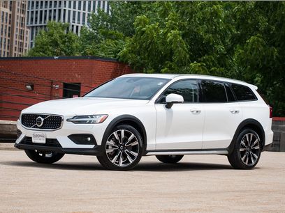 Certified 2026 Volvo V60 B5 Cross Country Ultra w/ Protection Package Premier