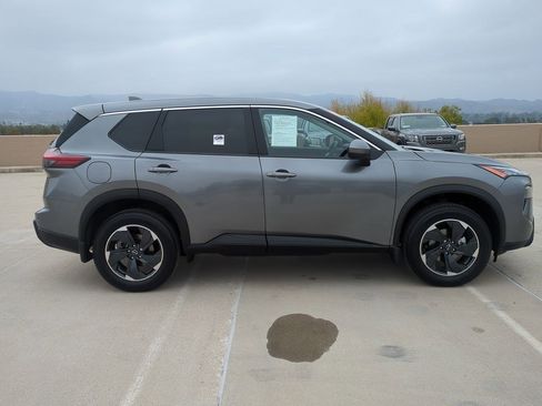 Certified 2025 Nissan Rogue SV image 5