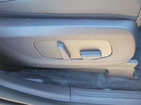 New 2026 Kia Carnival EX image 9