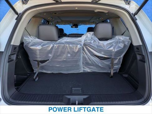 New 2025 Honda Pilot Touring image 23