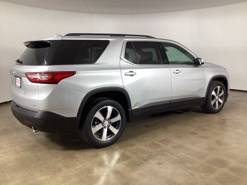 Used 2019 Chevrolet Traverse LT w/ LT Premium Package FWD image 8