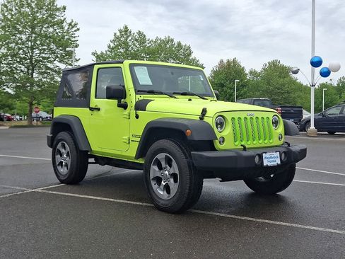 Used 2017 Jeep Wrangler Sport AWD/4WD image 4