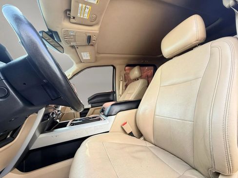 Used 2017 Ford F250 Lariat w/ Lariat Ultimate Package AWD/4WD image 9