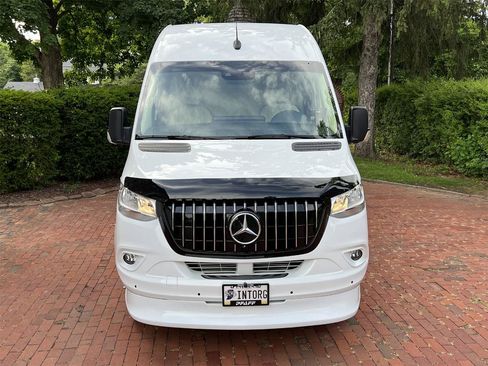 Used 2021 Mercedes-Benz Sprinter 3500 image 9