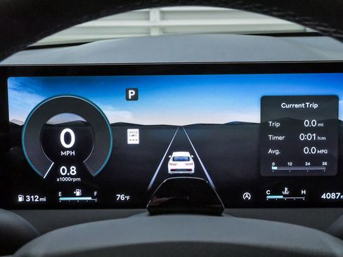 Certified 2026 Genesis GV70 2.5T AWD/4WD image 18